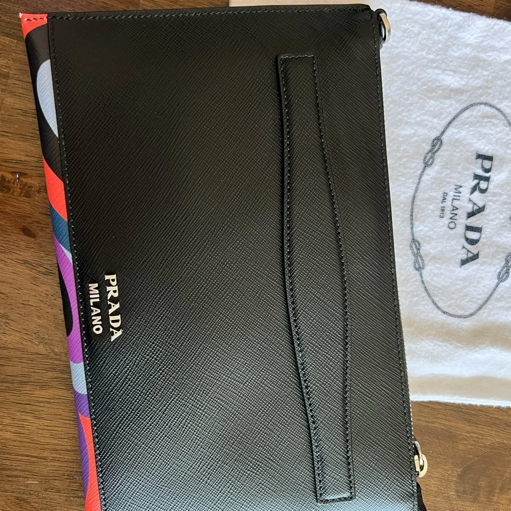 HOST PICK SUMMER UNIFORM Posh Party 7/5!!! Prada Saffiano Lipstick Clutch 💄 - Picture 5 of 12